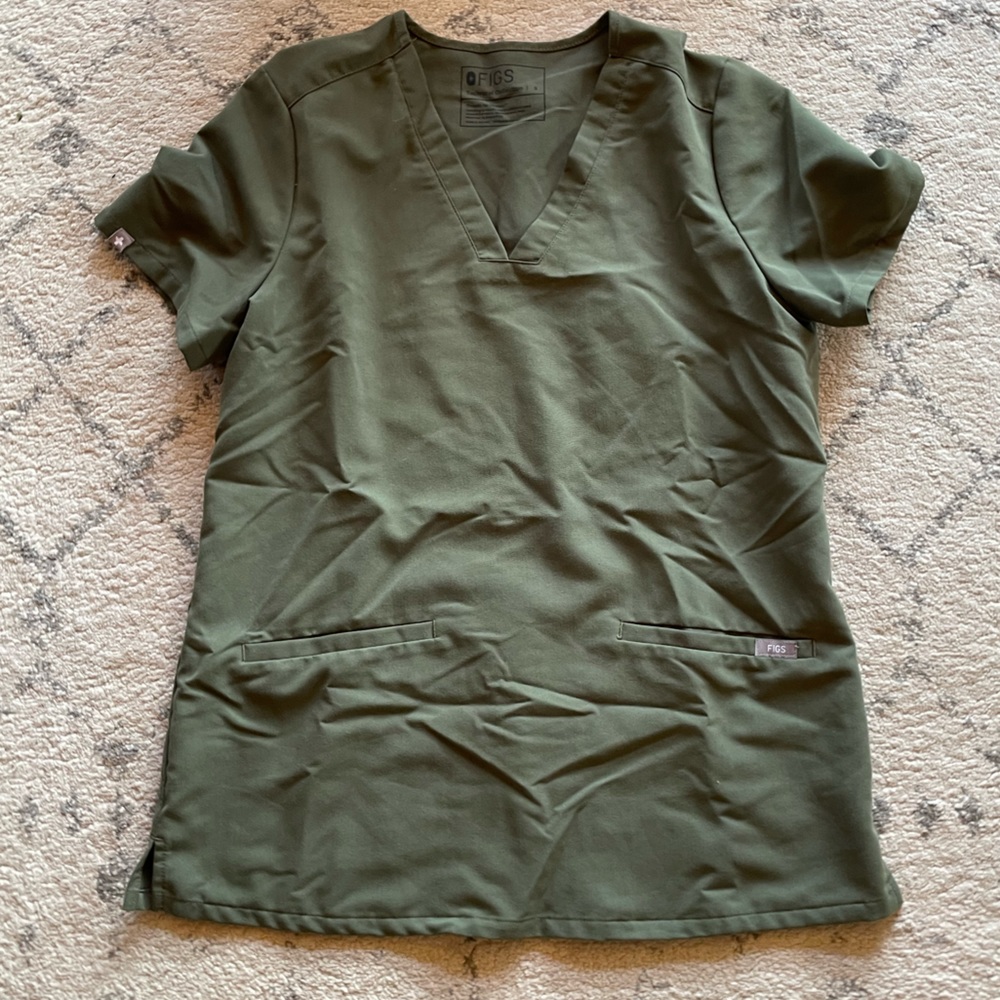 FIGS Moss Casma Top